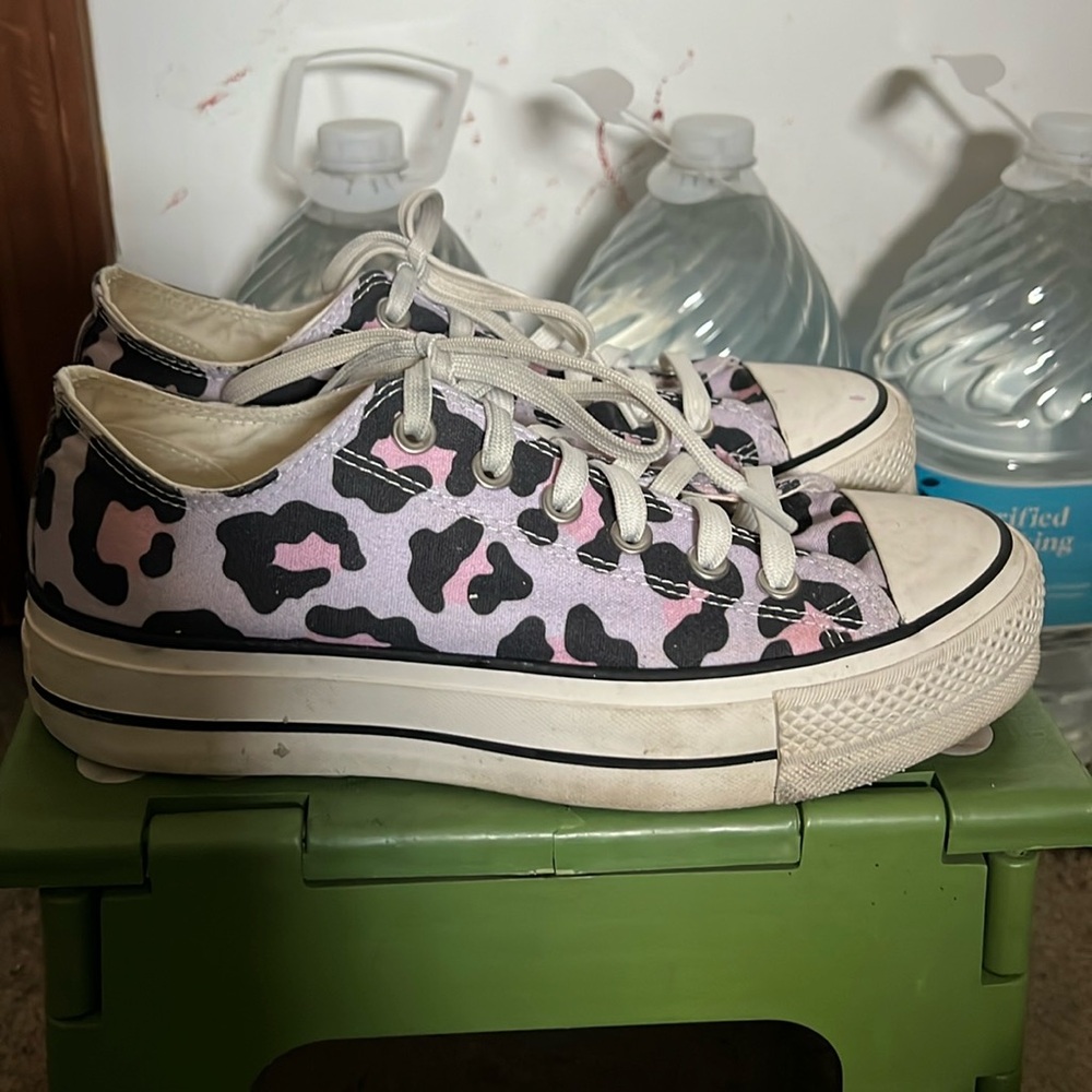 Converse Chuck Taylor platform leopard low tops pink lilac
